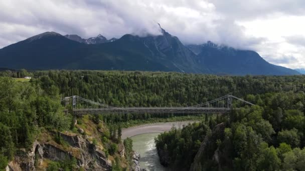 Kuzey British Columbia Daki Hagwilget Canyon Köprüsü Nün Sinematik Hava — Stok video