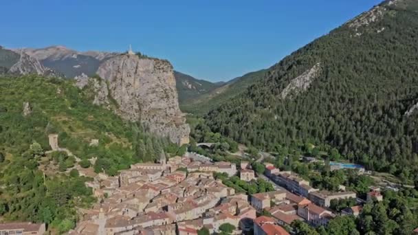 Castellane France Hava Aracı Uçurumun Tepesindeki Chapelle Notre Roc Tan — Stok video