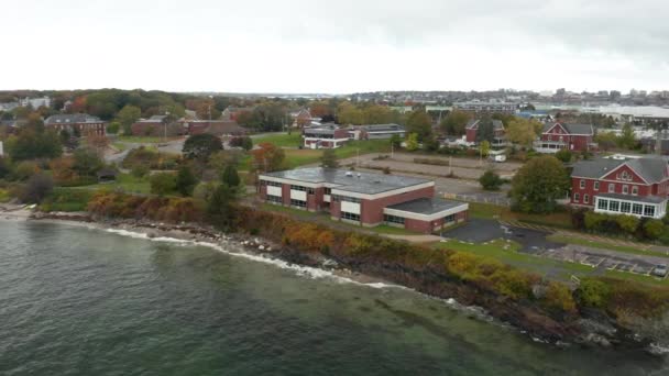 Southern Maine Community College Zastrzelony Nieba Pochmurny Dzień — Wideo stockowe