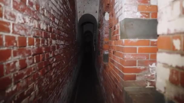 Túneles Tomogashima Caminando Por Fuerte Militar Abandonado Japón — Vídeos de Stock