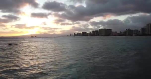 Légi Kilátás Waikiki Beach Honolulu Hawaii Naplementekor — Stock videók