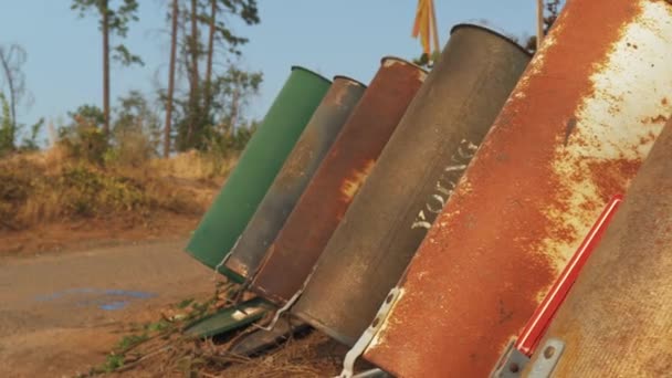 Rusty Objecten Achtergrond Gemaakt Van Ijzer Staal Junk Mailbox — Stockvideo