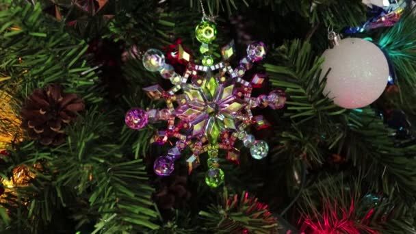 크리스마스 트리와 아름다운 장식품들이 있노라 Xmas Ornamations — 비디오