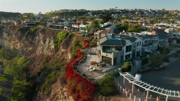 Vista Aerea Della Scogliera Lato Alloggiamento Fascia Alta Dana Point — Video Stock