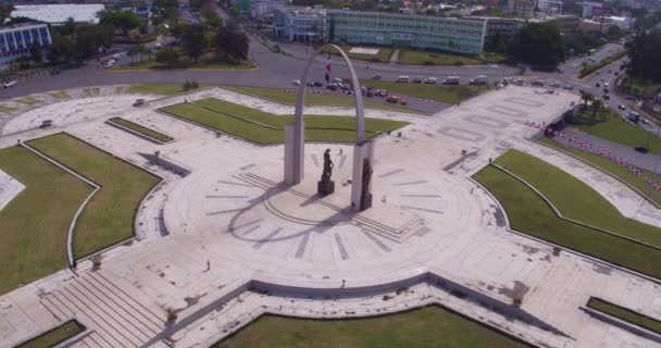 Monumen Flag Square Santo Domingo Lingkaran Atas Bawah Udara — Stok Video