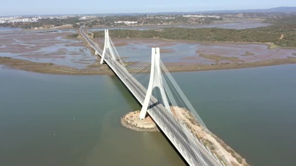 Bridge Ponte Και Οδική Κυκλοφορία Κοντά Στο Portimao Στην Περιφέρεια — Αρχείο Βίντεο