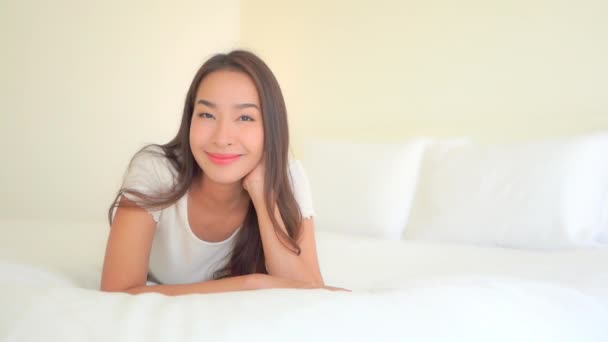 Portrait Asian Beautiful Woman Looking Camera Shot While Lying Bed — Stock Video