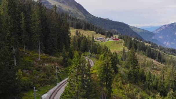 Antenne Kleine Bergbahn Jungfraujoch — Stockvideo