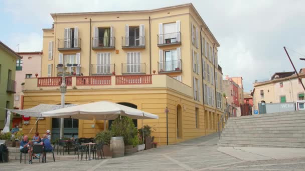 Clientes Una Cafetería Casco Antiguo Castell Empries Alt Emporda Girona — Vídeo de stock