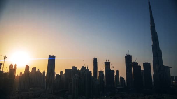 Solnedgang Til Nattestid Tap Dubai Skyline Fargerik Himmel Opplyste Byrom – stockvideo