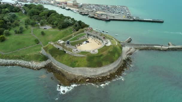 Nothe Fort Ιστορικό Θαλάσσιο Φρούριο Weymouth Στην Jurassic Coast Εναέρια — Αρχείο Βίντεο