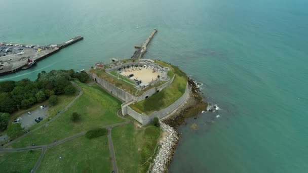 英国ドーセット州ウェイマス近くの19世紀の海軍砦 ノーザ砦の空中ビュー ドローン撮影 — ストック動画