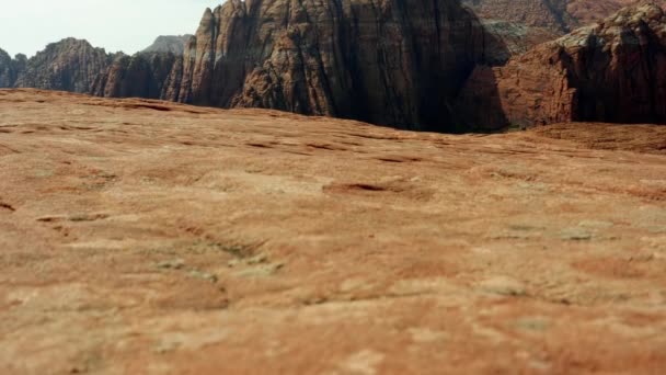 Prachtige Drone Landschap Natuur Kantelen Omhoog Schot Van Prachtige Rode — Stockvideo