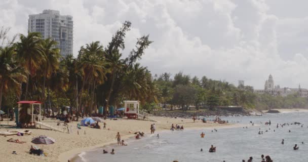Persons Relaxing Lying Shore Balneario Del Escambron San Juan Puerto — Stock Video
