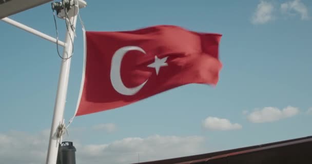 Turkisk Röd Flagga Med Vit Halvmåne Viftar Entusiastiskt Med Blåser — Stockvideo