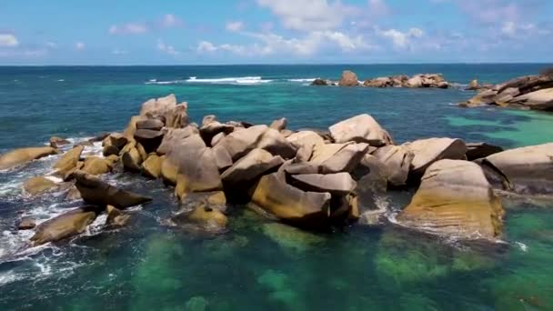 Seychellerna Digue Rocks Antenn Drone2 Mp4 — Stockvideo