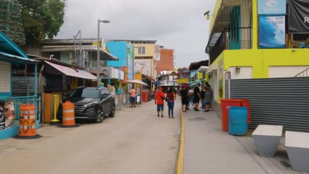 Residents Milling Suburban Puerto Rican Street Booqueron Slow Zoom Out — Stock Video