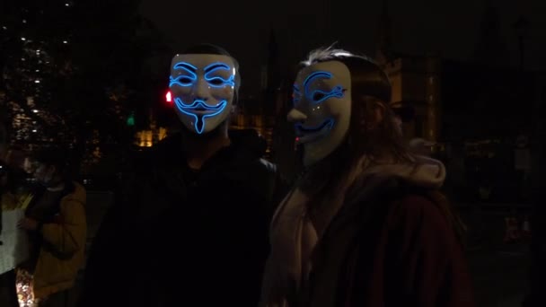 Visto Cámara Lenta Dos Manifestantes Marcha Máscara Del Millón Usan — Vídeos de Stock