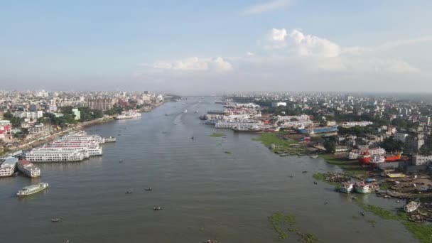 Rivière Buriganga Polluée Est Importante Pour Transport Dacca Bangladesh — Video