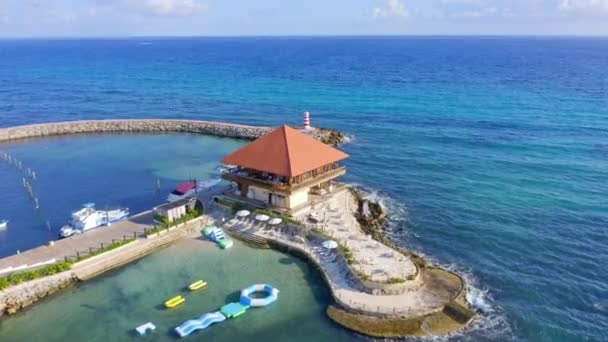 Aerial Shot Captain Kidd Restaurant Island Caribbean Sea Sunny Day — Stock Video