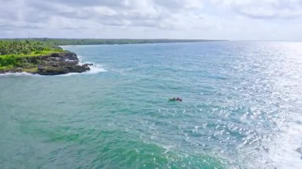 Foto Aérea Arriba Hacia Abajo Pescadores Barco Pesca Boca Yuma — Vídeos de Stock