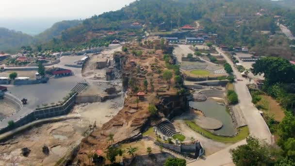 Majestic Breksi Cliff Ponto Atração Turística Yogyakarta Indonésia Vista Aérea — Vídeo de Stock