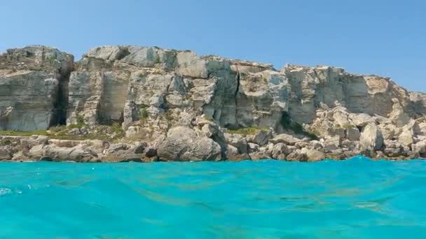 Panning Vänster Över Cala Rossa Vik Favignana Sicilien Italien Långsamma — Stockvideo