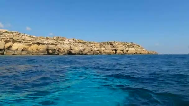 Talya Nın Sicilya Kentindeki Favignana Adasının Kıyı Şeridi Turkuaz Deniz — Stok video