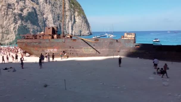 Skeppsvrak Den Orörda Stranden Navagio Avskild Grekisk Vik Zakynthos Island — Stockvideo