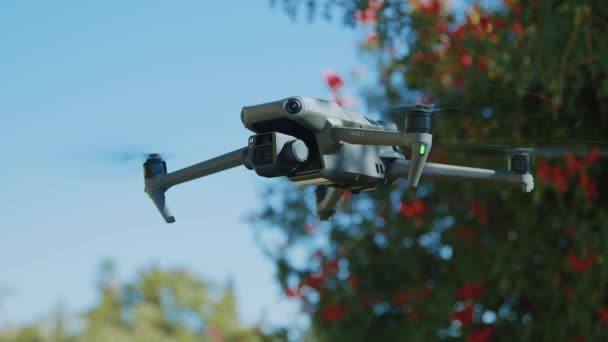 Movimento Lento Câmera Rotativa Novo Dji Mavic Drone — Vídeo de Stock