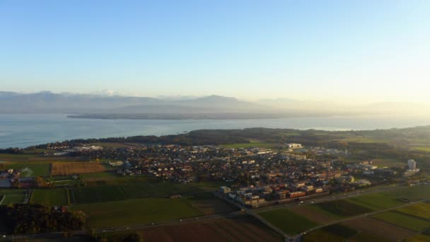 Luftaufnahme Der Stadt Gland Bezirk Nyon Mit Dem Genfersee Hintergrund — Stockvideo