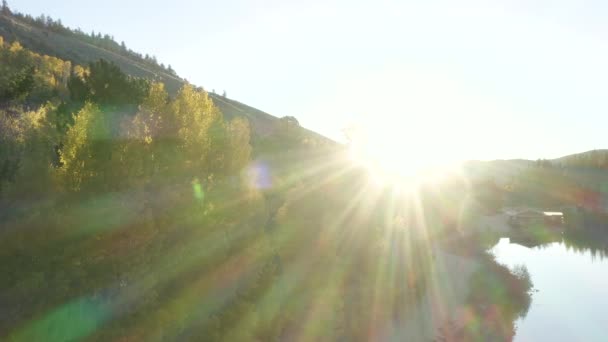 Drohnenaufnahmen Eines Sonnenaufgangs Über Einem See Den Rocky Mountains Von — Stockvideo