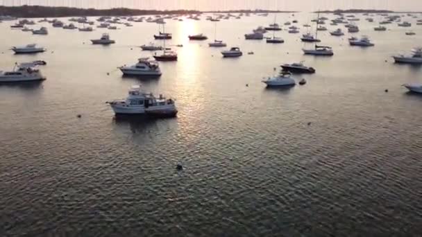 Drone Voando Sobre Great Salt Pond Block Island Pôr Sol — Vídeo de Stock