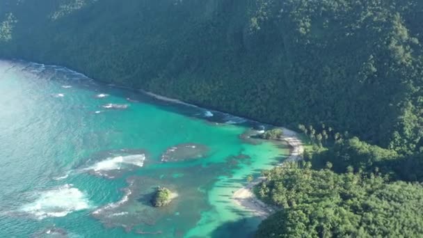 도미니카 공화국 의사모아 놀라울 정도로 청록색 바닷물 곡예가 밝혀짐 — 비디오
