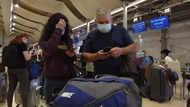 Ben Gurionin Lentokenttä Israel Lokakuuta 2021 Saapuvat Matkustajat Jonossa Covid — kuvapankkivideo