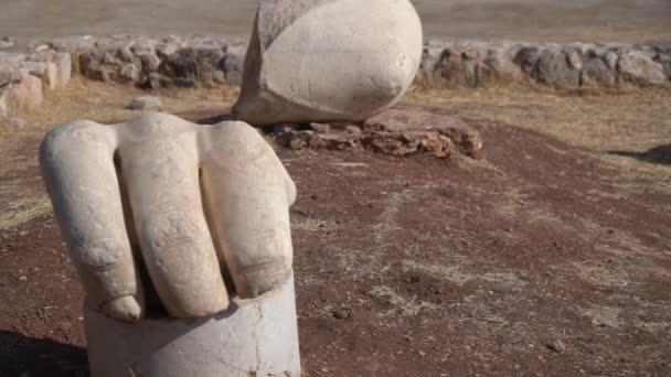 Gigantické Ruce Ostatky Herkulovy Sochy Před Chrámem Ammán Jordánsko Zavřít — Stock video