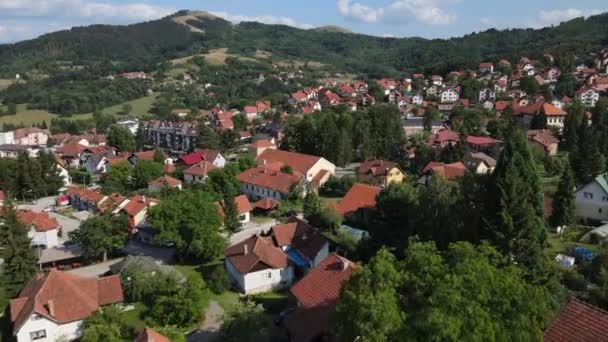 세르비아 Zatrbor District 공중에서 태양의 — 비디오