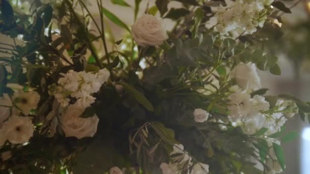 결혼식에서 꽃꽂이를 꽃다발 — 비디오