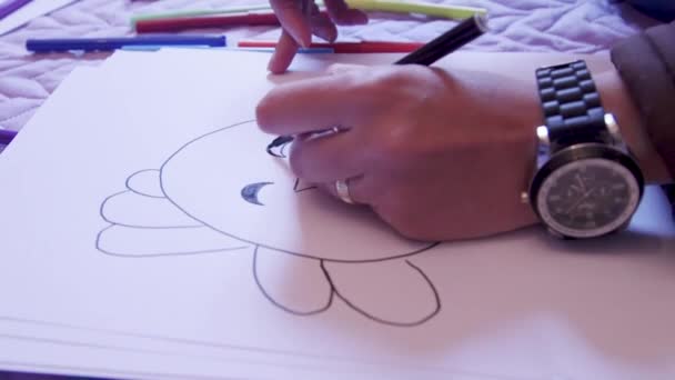Child Draws Sun — Stock Video