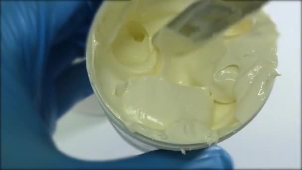 약국의 실험실에서 만들어 연고의 보석상 처방전 — 비디오