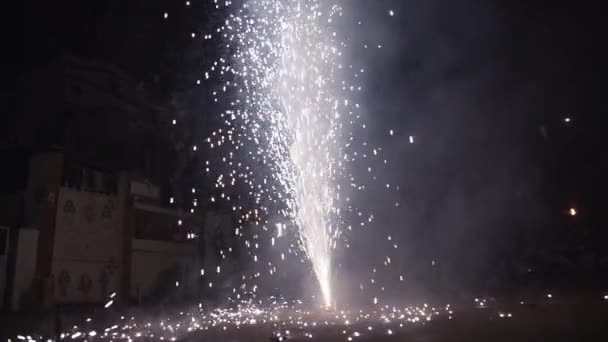 Zeitlupenaufnahme Des Brennenden Blumentopffeuerwerks Während Des Diwali Festivals Indien Diwali — Stockvideo