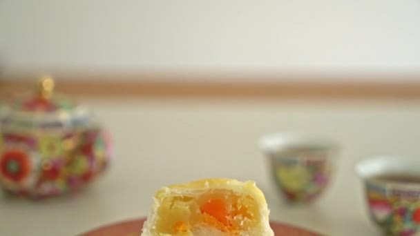Chińskie Ciasto Księżycowe Ciasto Solonym Orzeszkiem Ziemnym Lub Ciasto Spring — Wideo stockowe