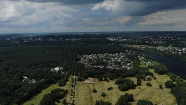 Panemune Περιοχή Στην Πόλη Kaunas Σύννεφα Βροχής Πάνω Και Βροχοπτώσεις — Αρχείο Βίντεο