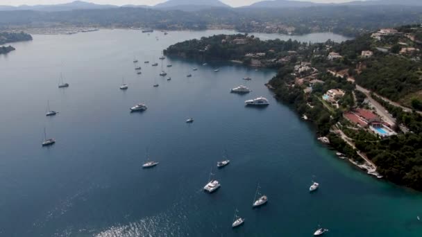 Drohnen Ansicht Der Insel Korfu Mit Booten Der Komeno Bucht — Stockvideo