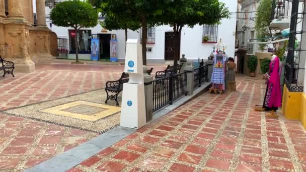 Típica Calle Española Casco Antiguo Marbella Con Casas Blancas Tiendas — Vídeos de Stock