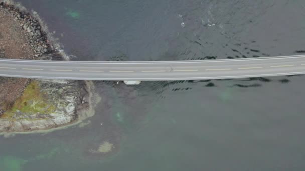 Vista Superior Storseisundet Bridge Atravessando Storseisund Atlantic Road More Romsdal — Vídeo de Stock