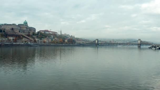 Danube River Buda Castle Szchenyi Chain Bridge Background — Stock Video
