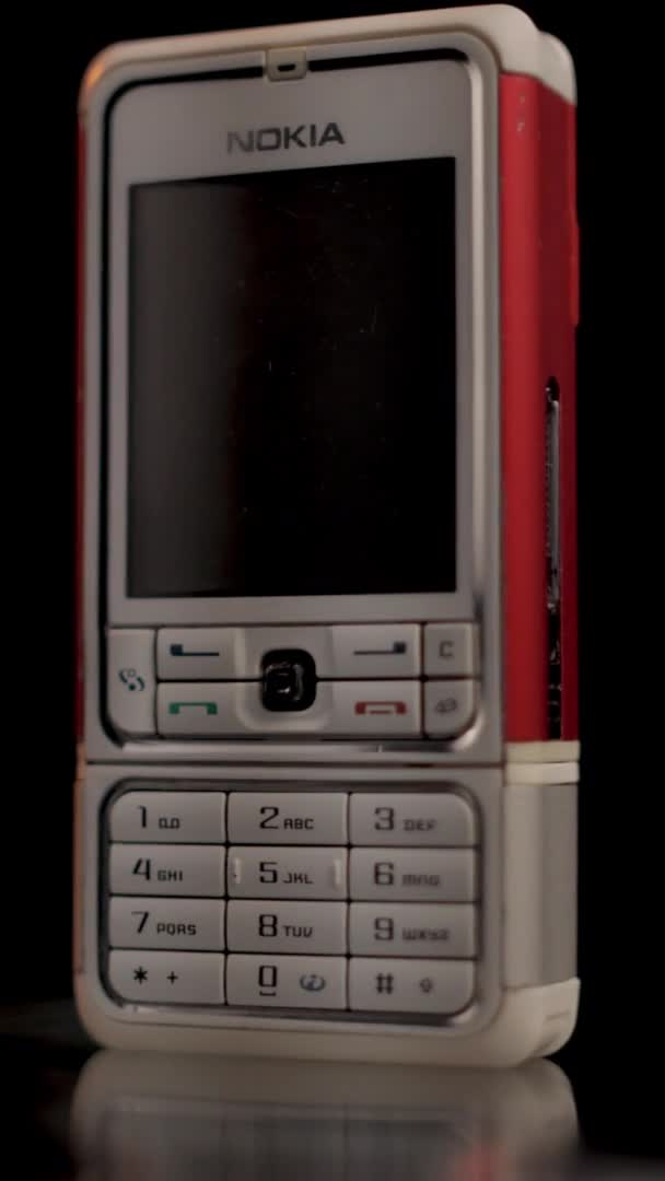 Vídeo Vertical Nokia 3250 Teléfono Móvil Década 2000 Primer Plano — Vídeo de stock