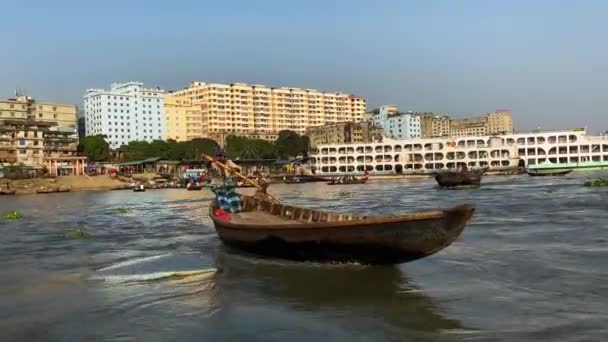 Taksi Perahu Tradisional Melayani Perdagangan Sungai Buriganga Dhaka Bangladesh — Stok Video