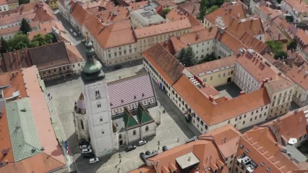 Vista Aérea Iglesia San Marcos Zagreb Croacia Drone Shot — Vídeos de Stock